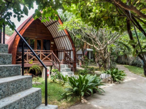 Отель Gili Turtle Beach Resort  Матарам